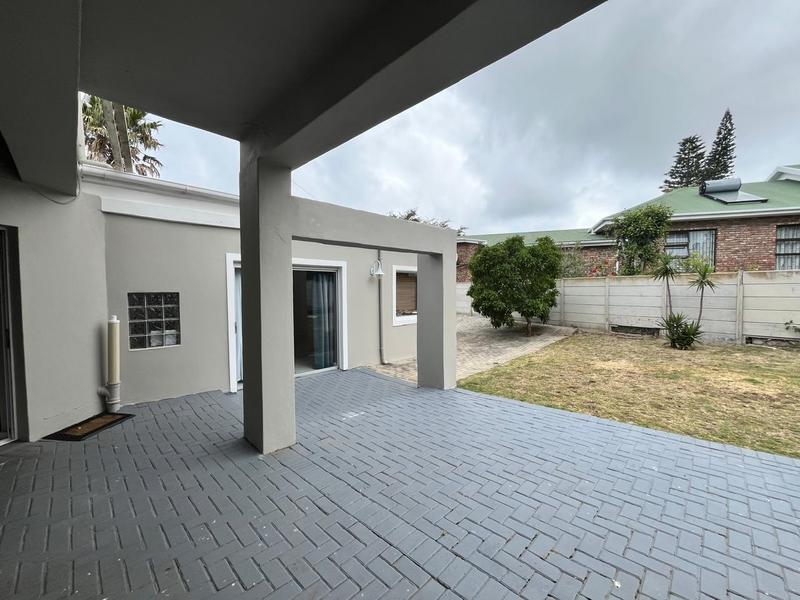 4 Bedroom Property for Sale in Mossel Bay Central Western Cape